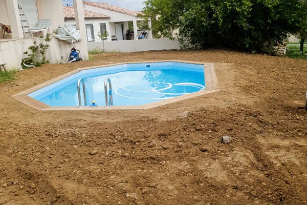 Terrassement mise en terre d'une piscine