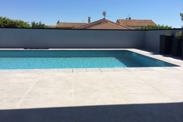 Construction d'une piscine et ses abords (finie)
