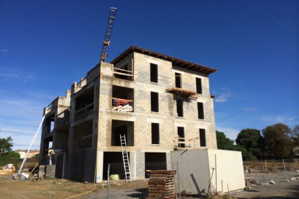 construction d'un petit immeuble d'habitation par C2T à Alès