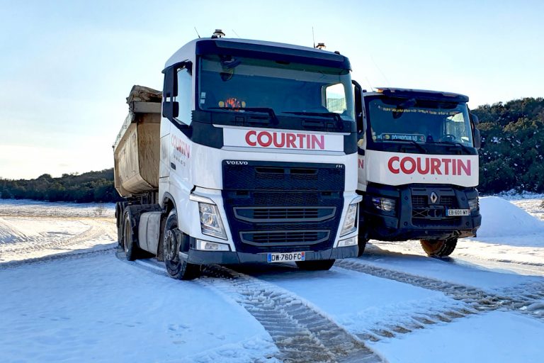 Le transport avec Courtin c'est aussi la location de camion et matériel de chantier avec chauffeur